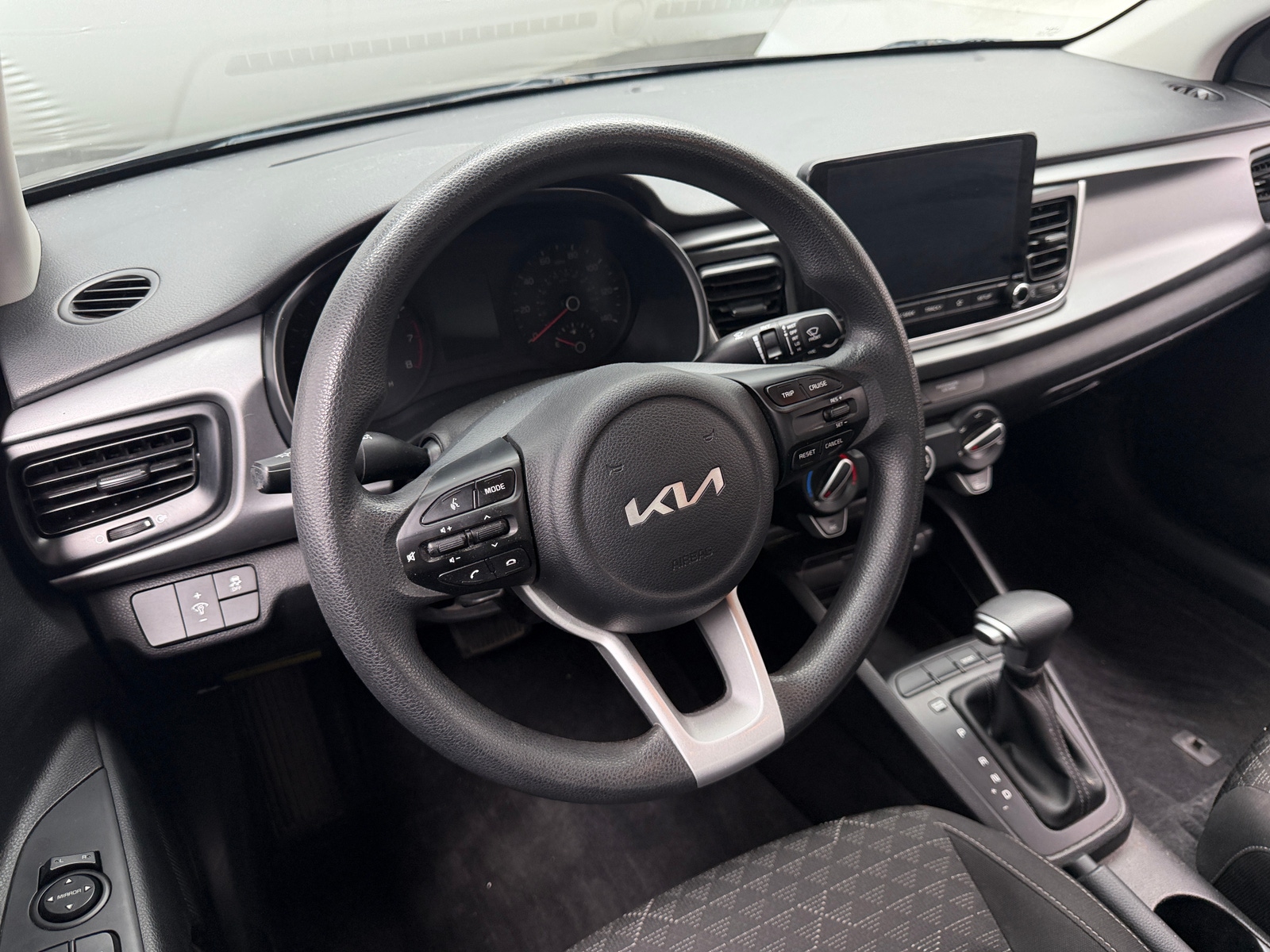 Thumbnail: 2022 Kia Rio - 5