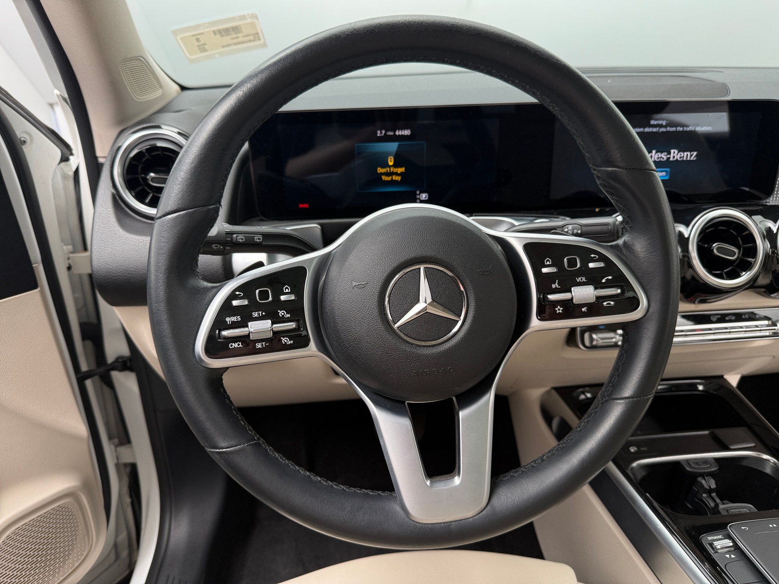 Thumbnail: 2022 Mercedes-Benz GLB - 4