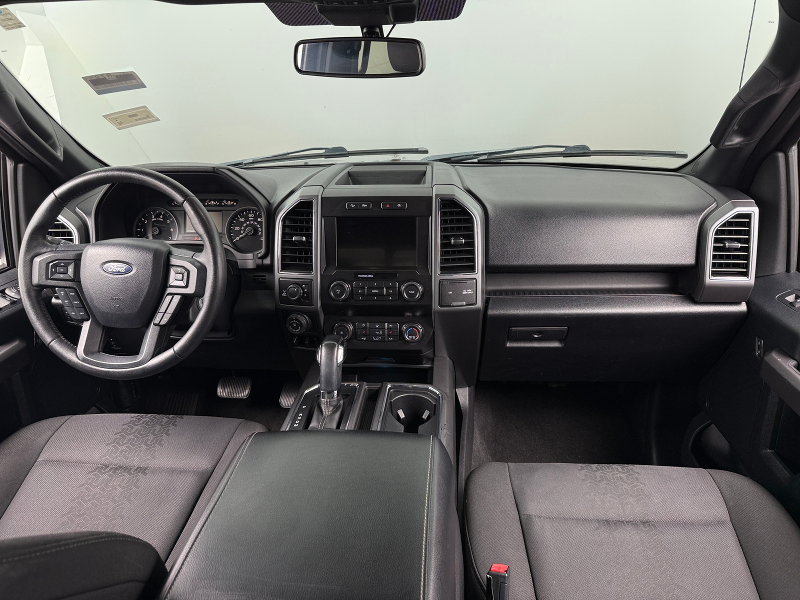 Thumbnail: 2020 Ford Econoline - 3