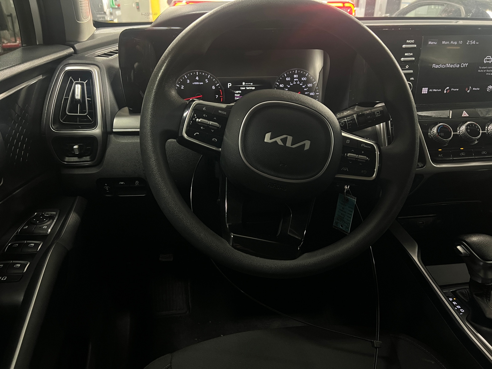 Thumbnail: 2023 Kia Sorento - 5