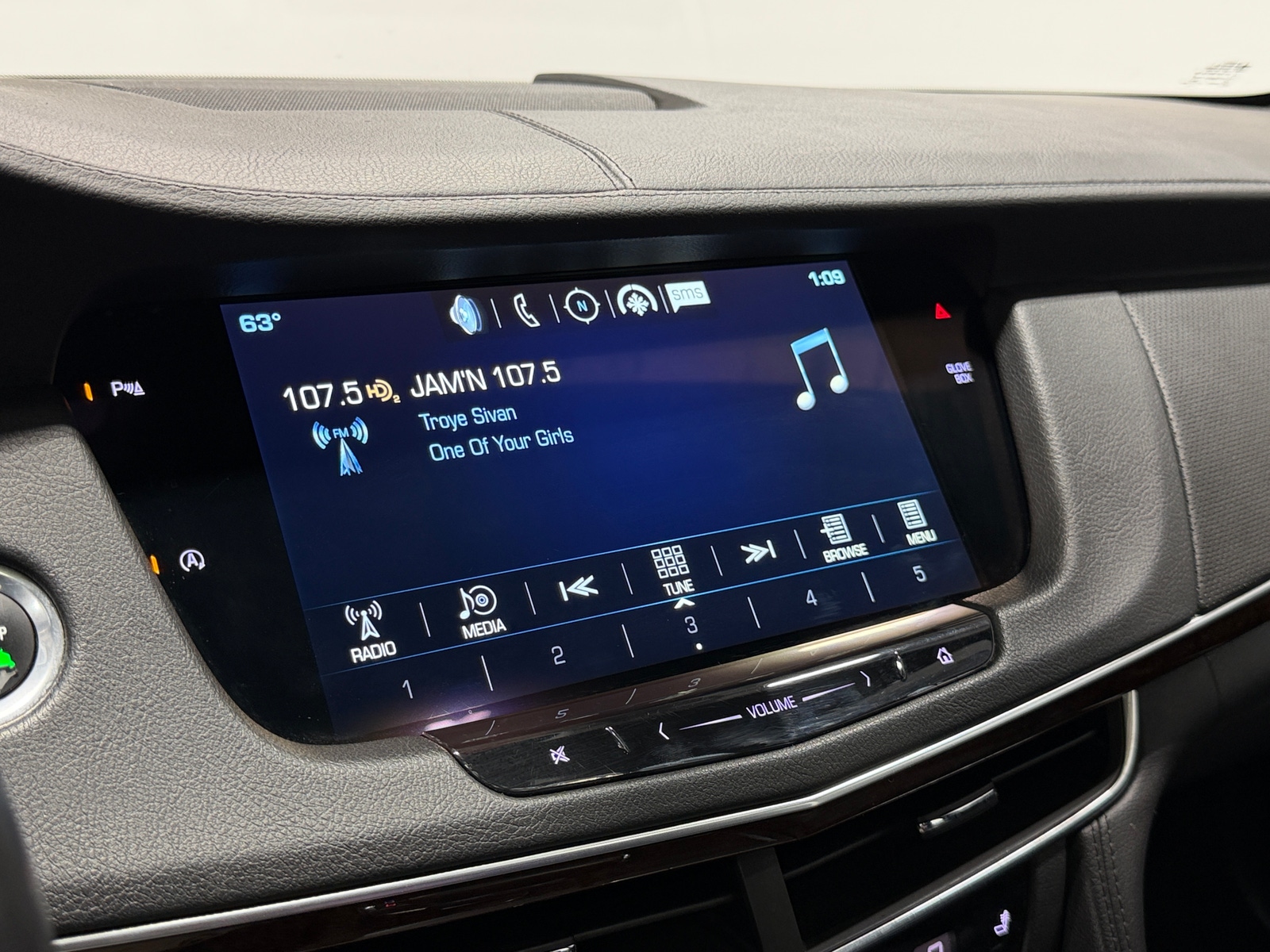 Thumbnail: 2016 Cadillac CT6 - 3