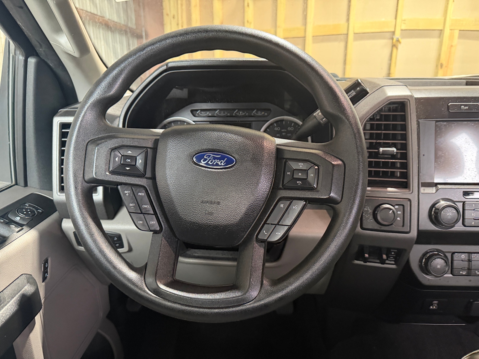 Thumbnail: 2020 Ford Econoline - 5