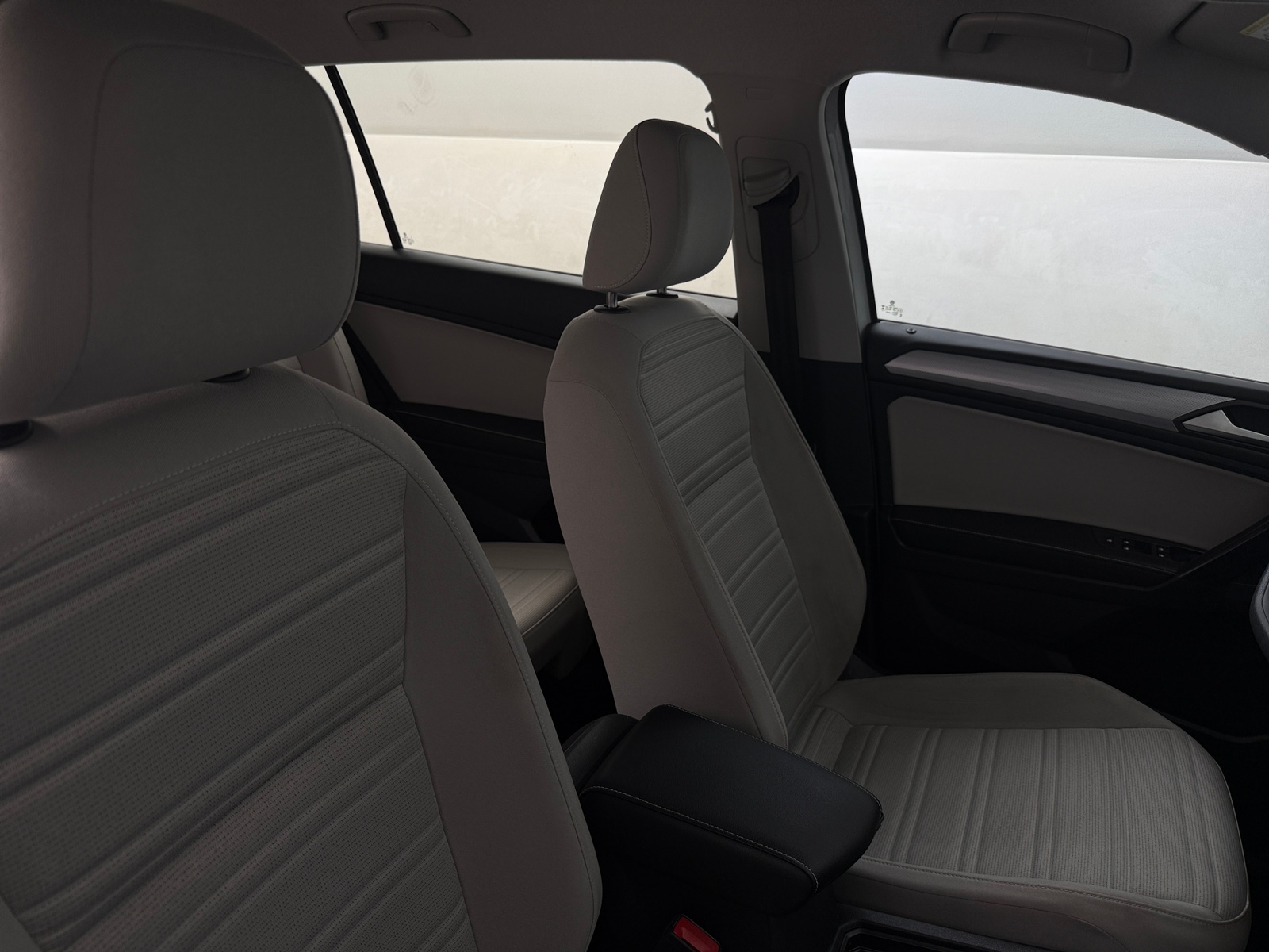 Thumbnail: 2023 Volkswagen Tiguan - 2