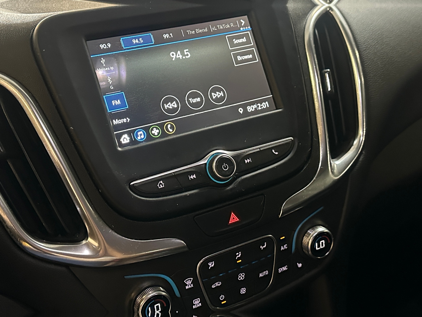 Thumbnail: 2019 Chevrolet Equinox - 4