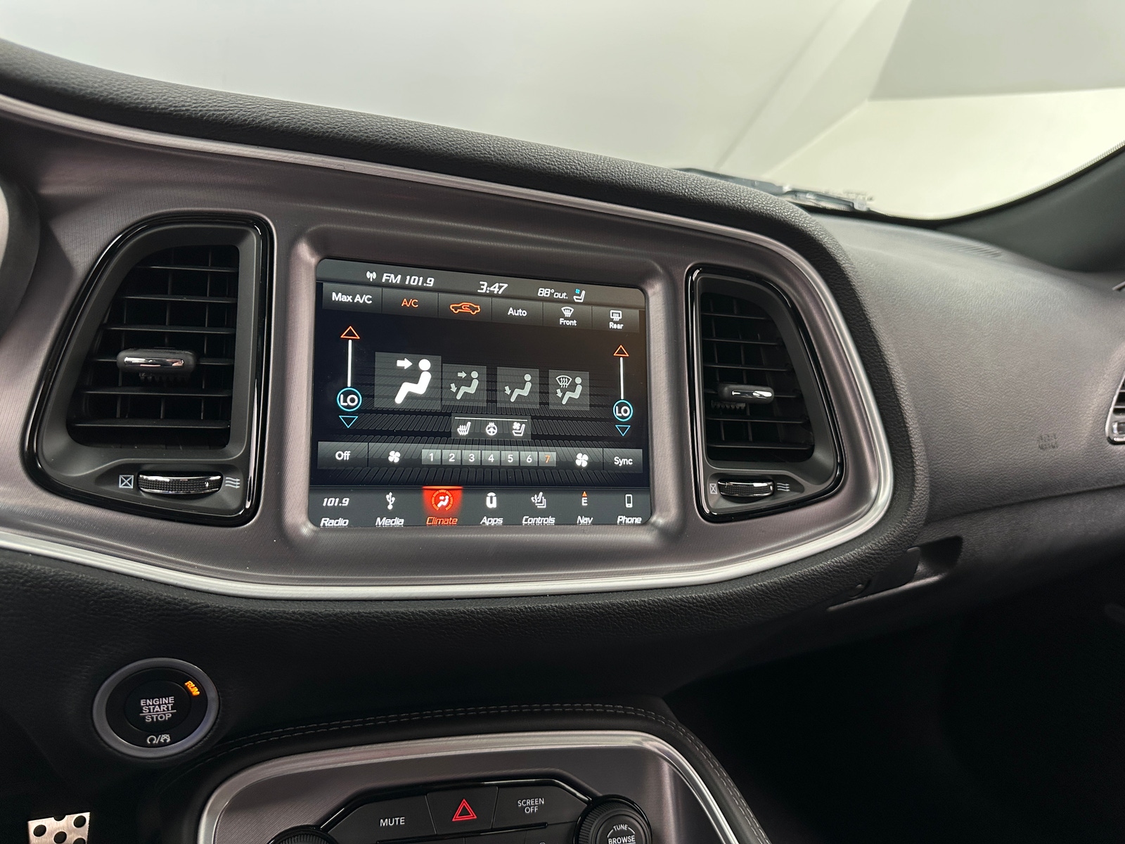 Thumbnail: 2019 Dodge Challenger - 2