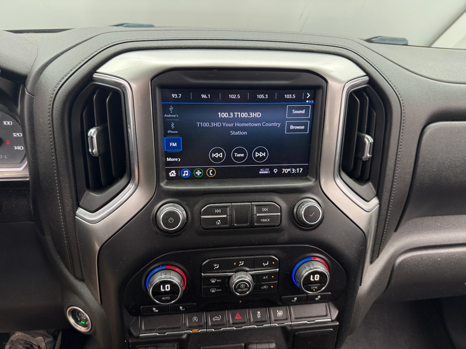 Thumbnail: 2019 Chevrolet Silverado 1500 - 4