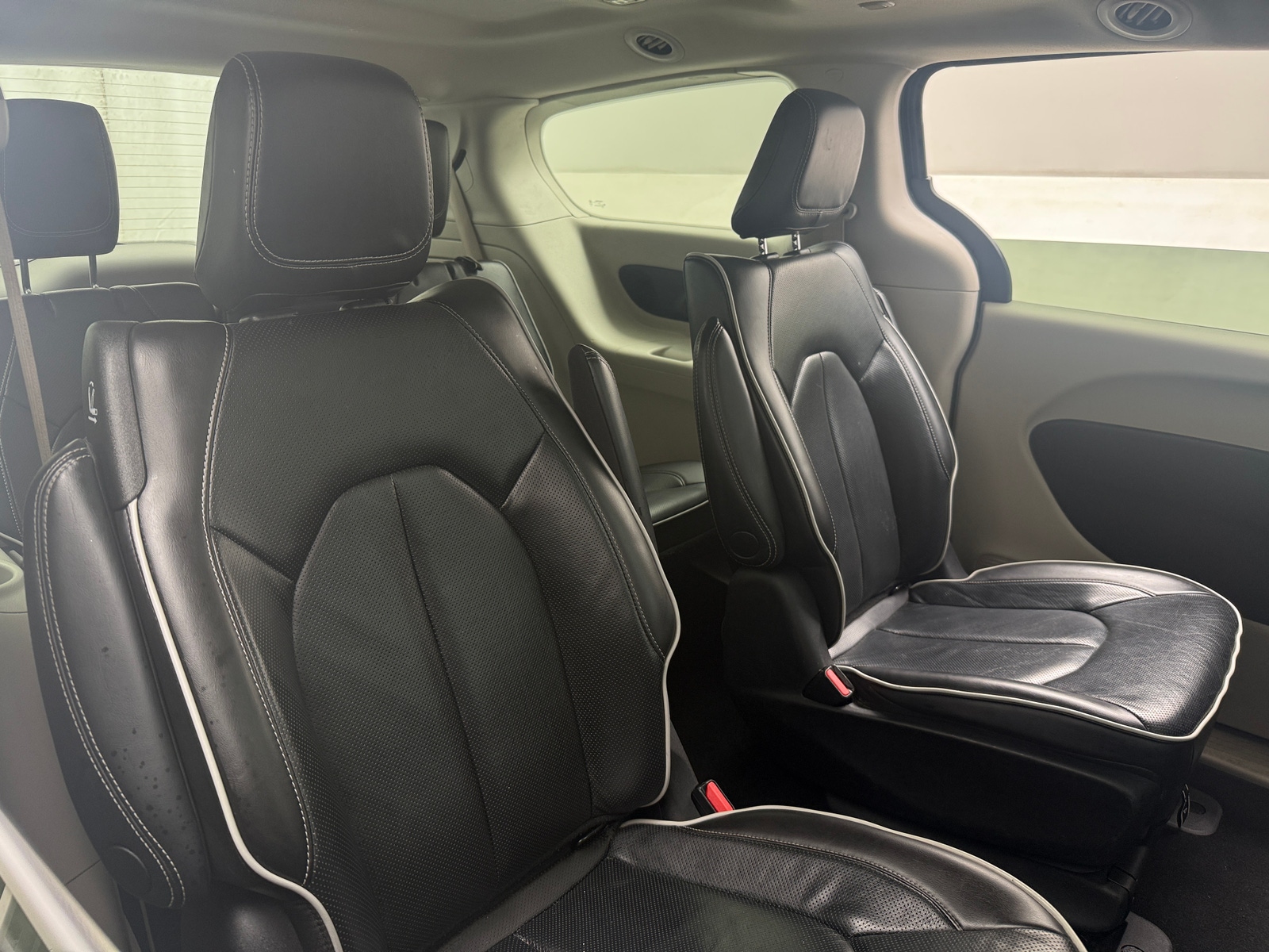 Thumbnail: 2023 Chrysler Pacifica - 5