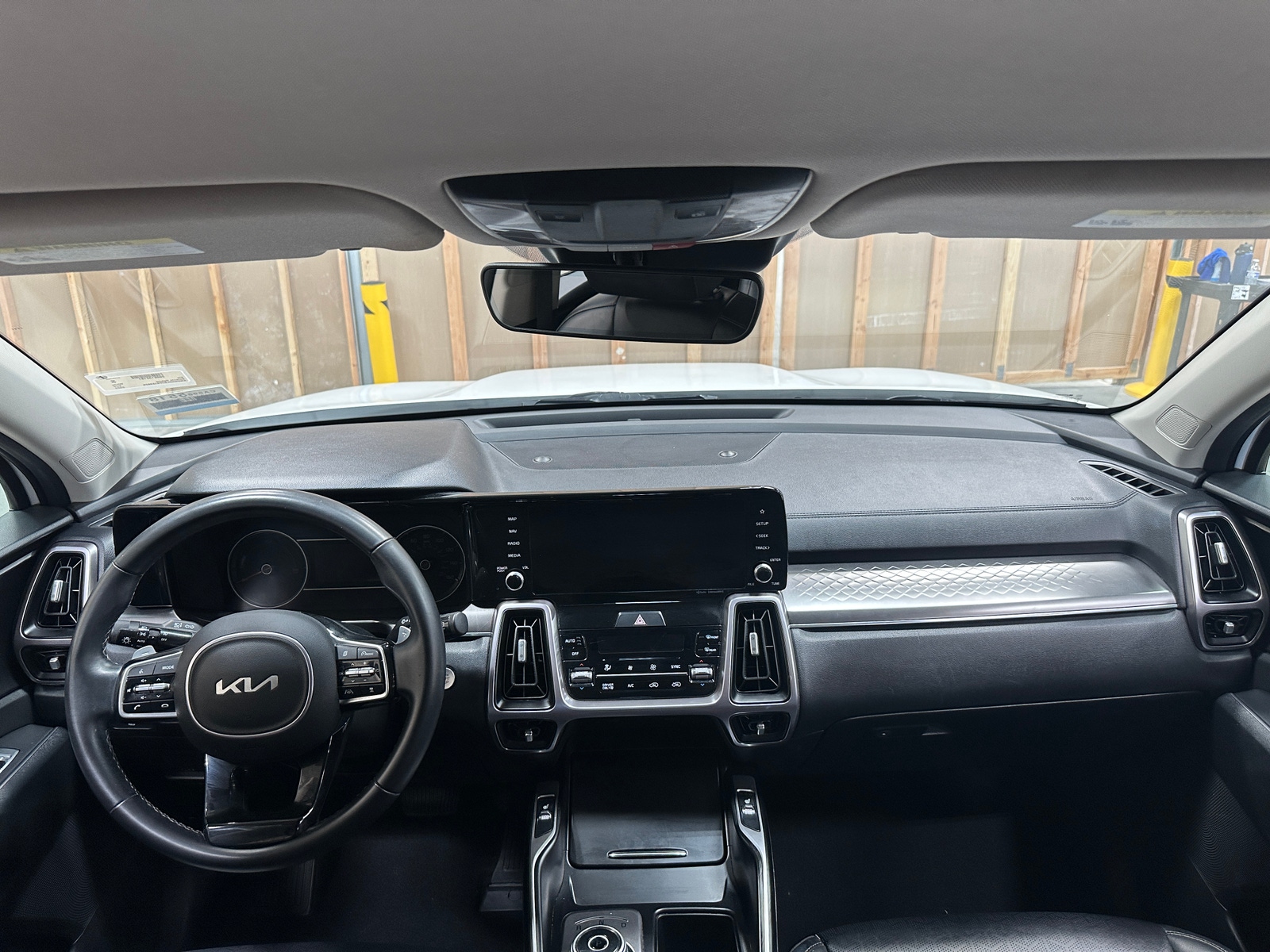 Thumbnail: 2023 Kia Sorento - 2