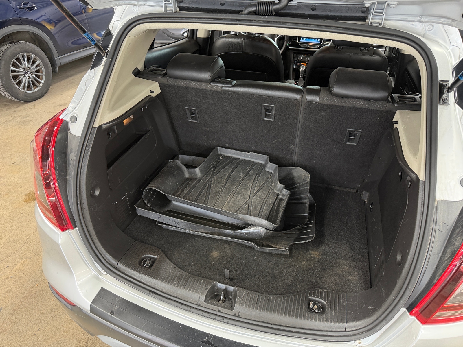 Thumbnail: 2019 Buick Encore - 6