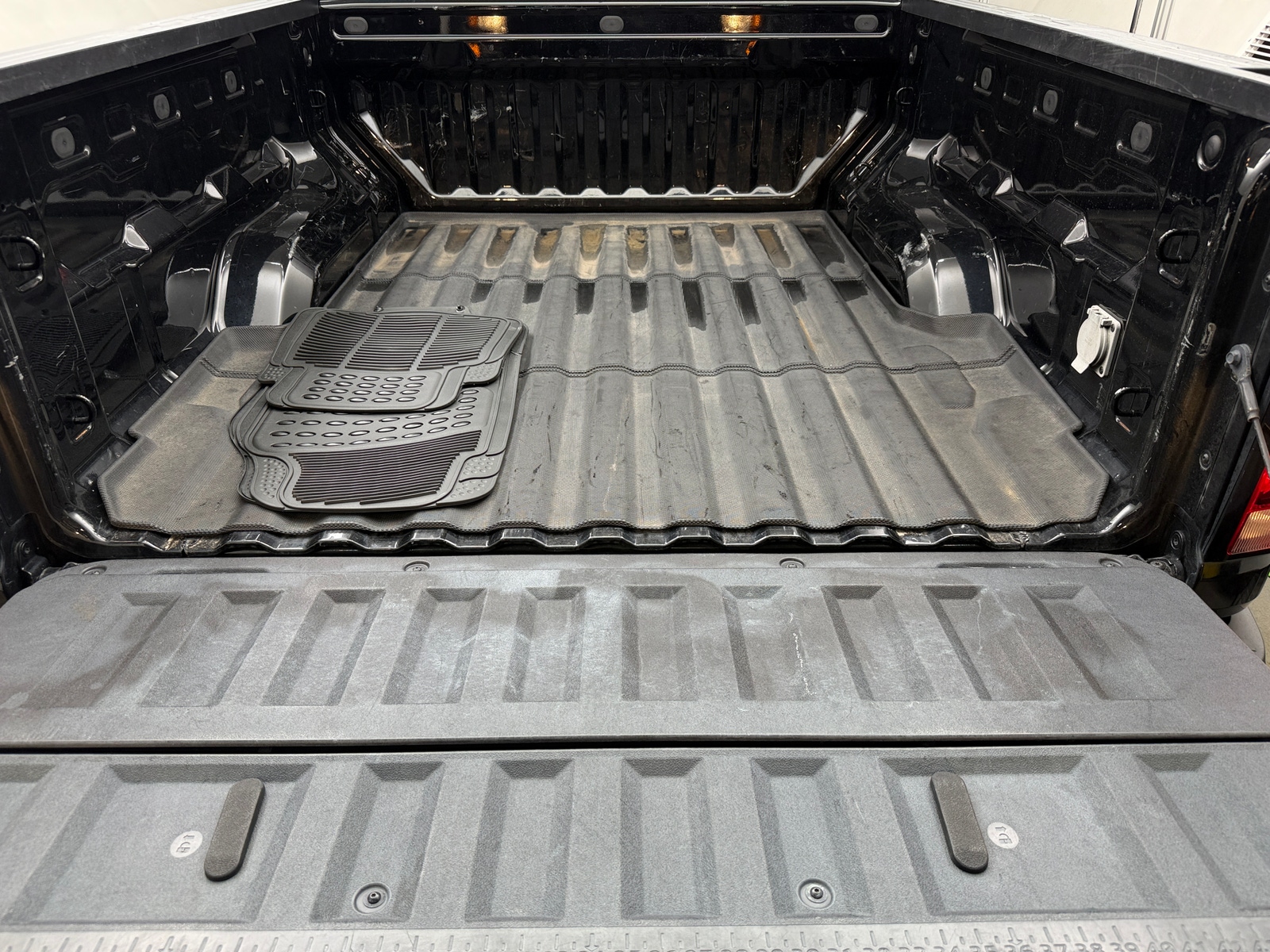 Thumbnail: 2023 Chevrolet Colorado - 6
