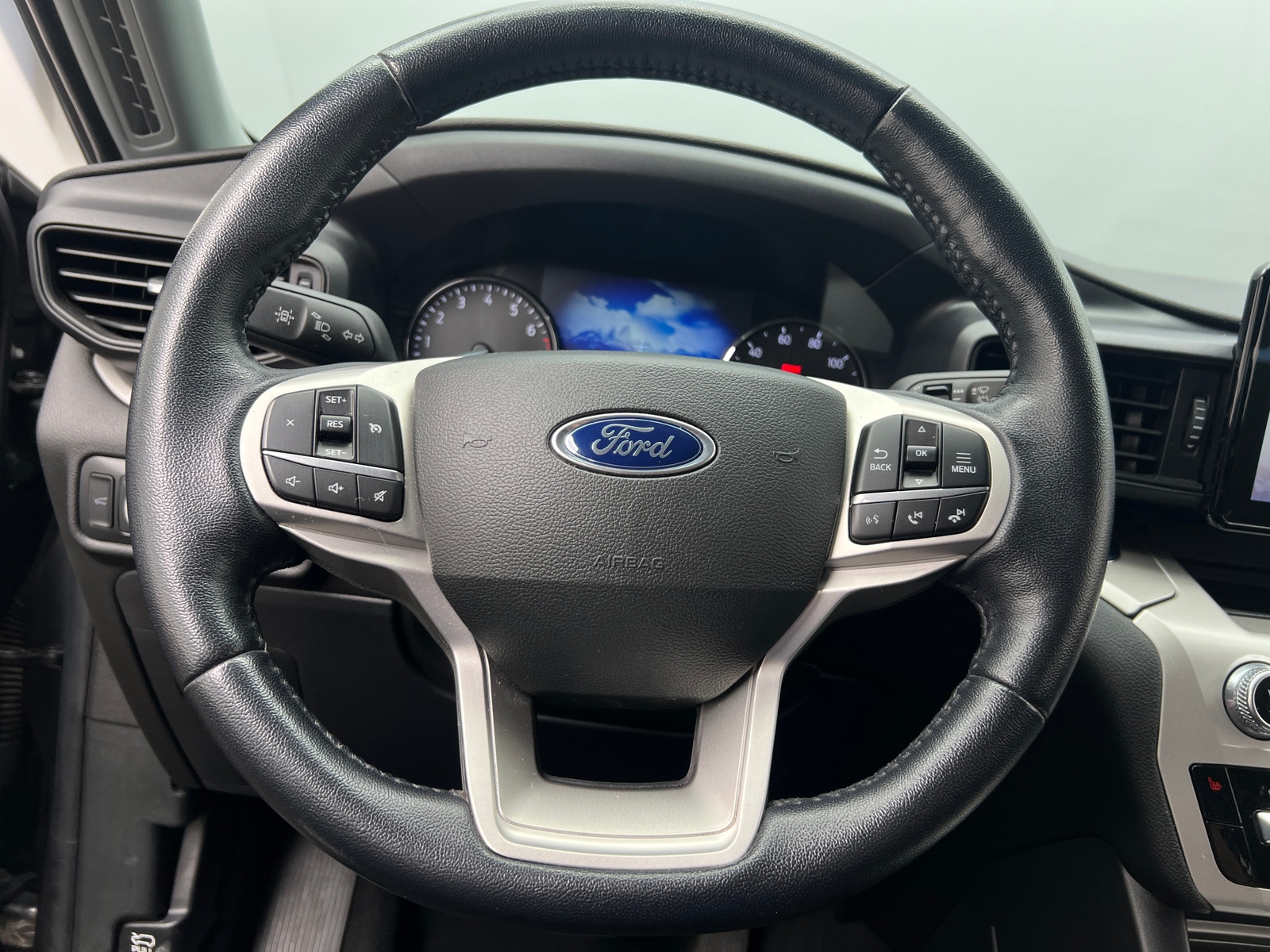 Thumbnail: 2022 Ford Explorer - 5