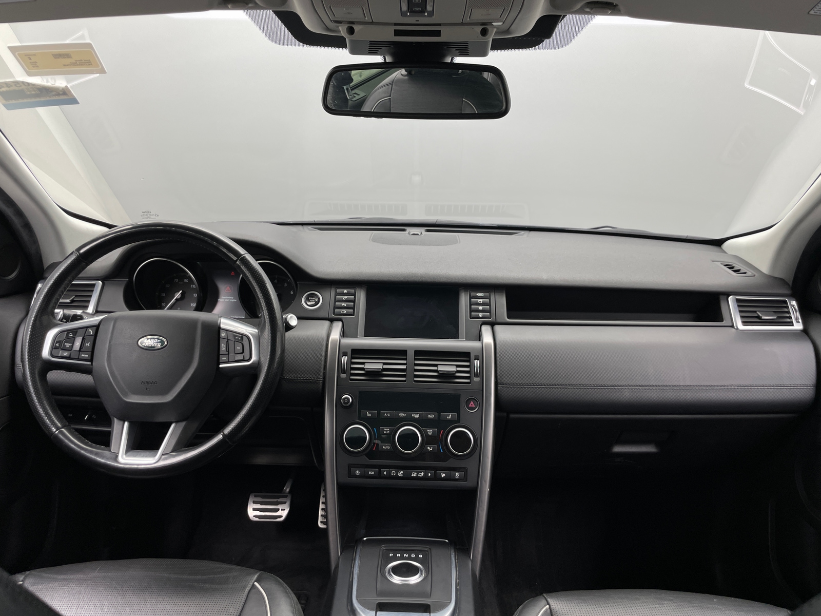 Thumbnail: 2018 Land Rover Discovery Sport - 2