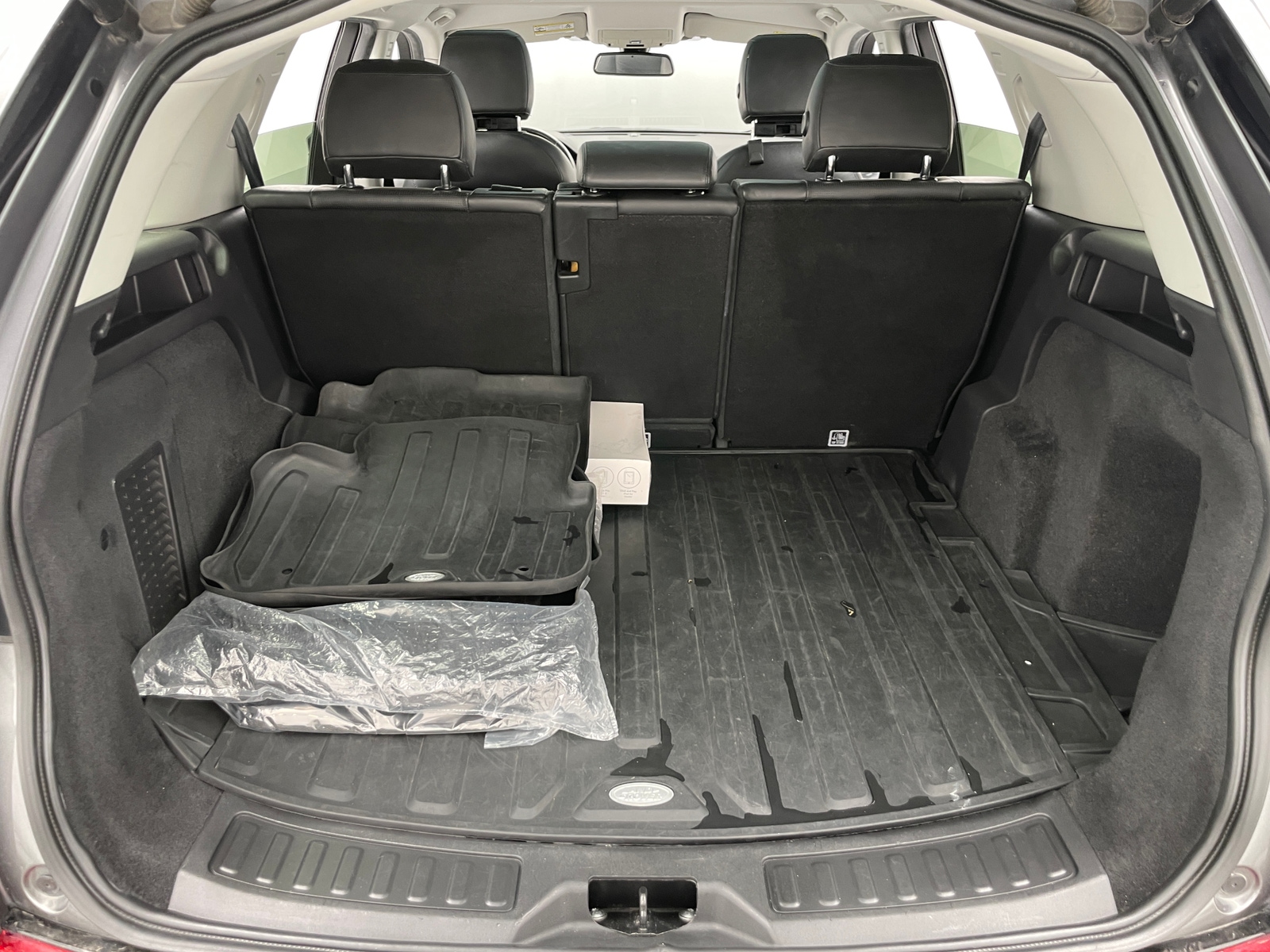 Thumbnail: 2018 Land Rover Discovery Sport - 6