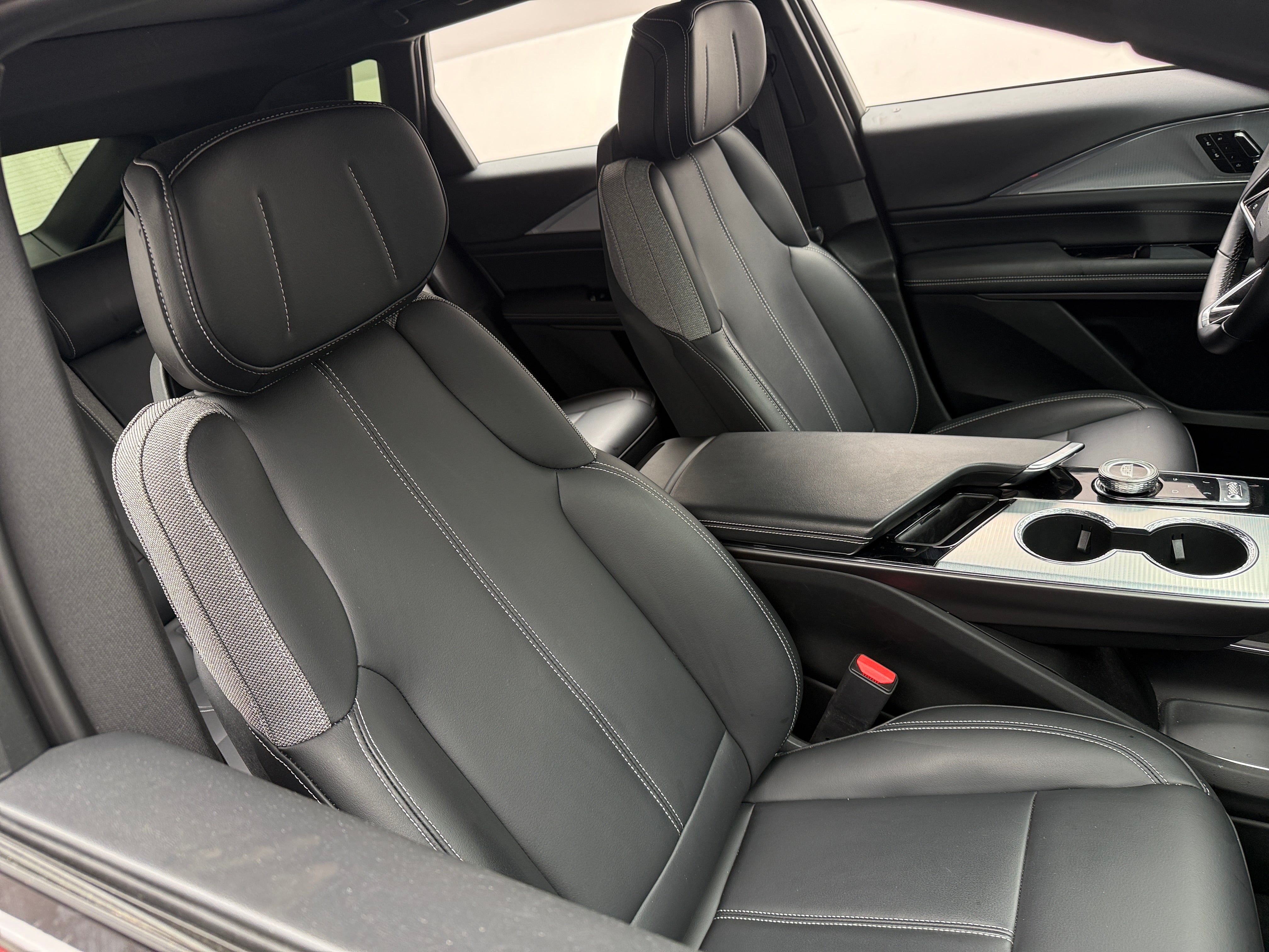 2024 Cadillac LYRIQ
