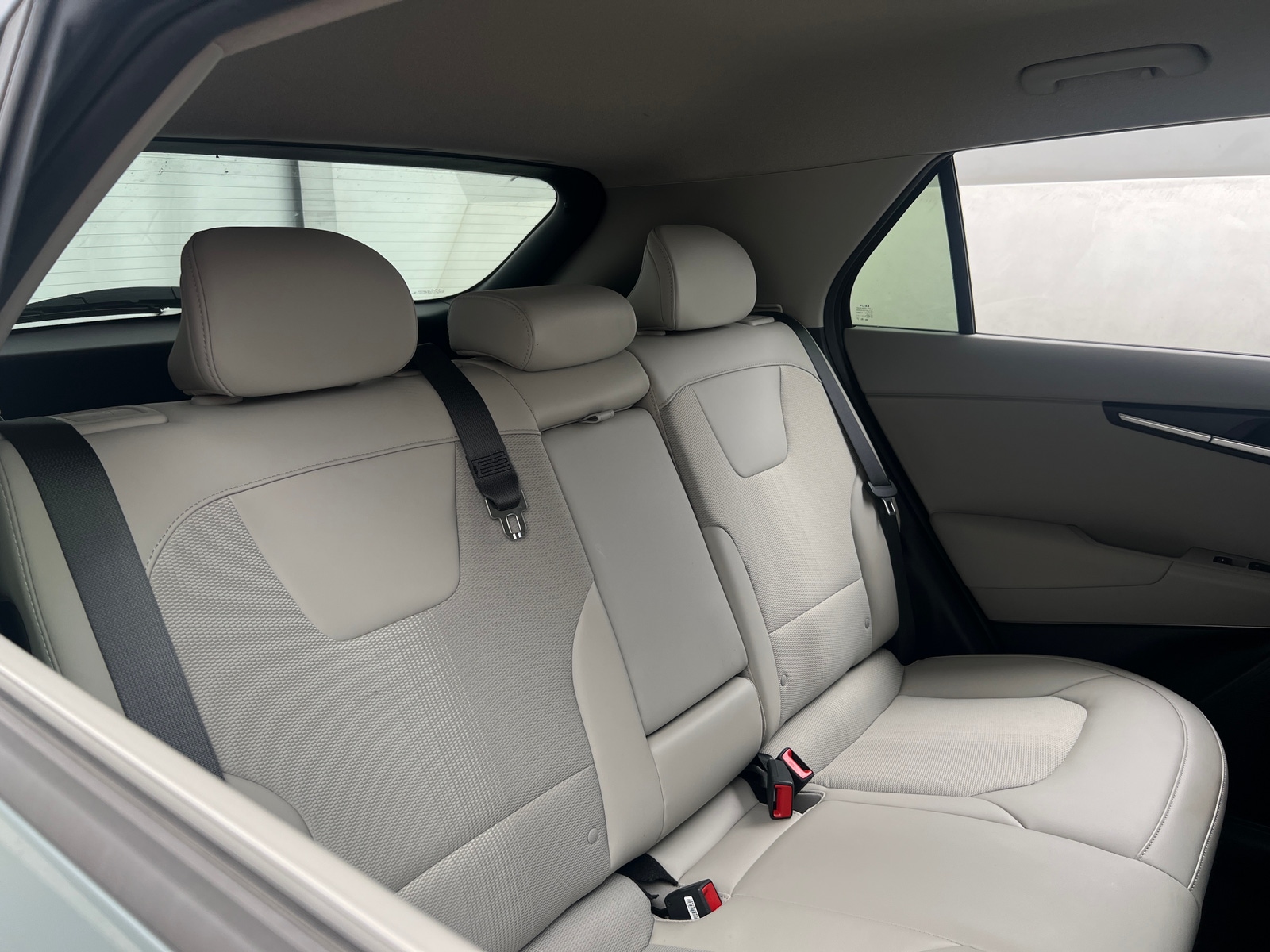 Thumbnail: 2023 Kia Niro - 6