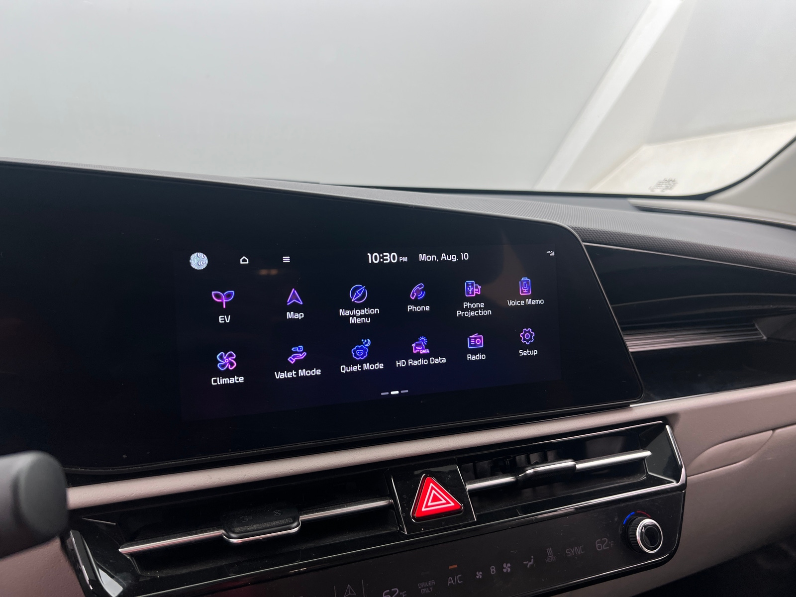 Thumbnail: 2023 Kia Niro - 4