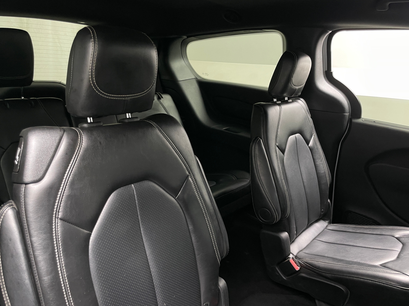 Thumbnail: 2025 Chrysler Voyager - 5