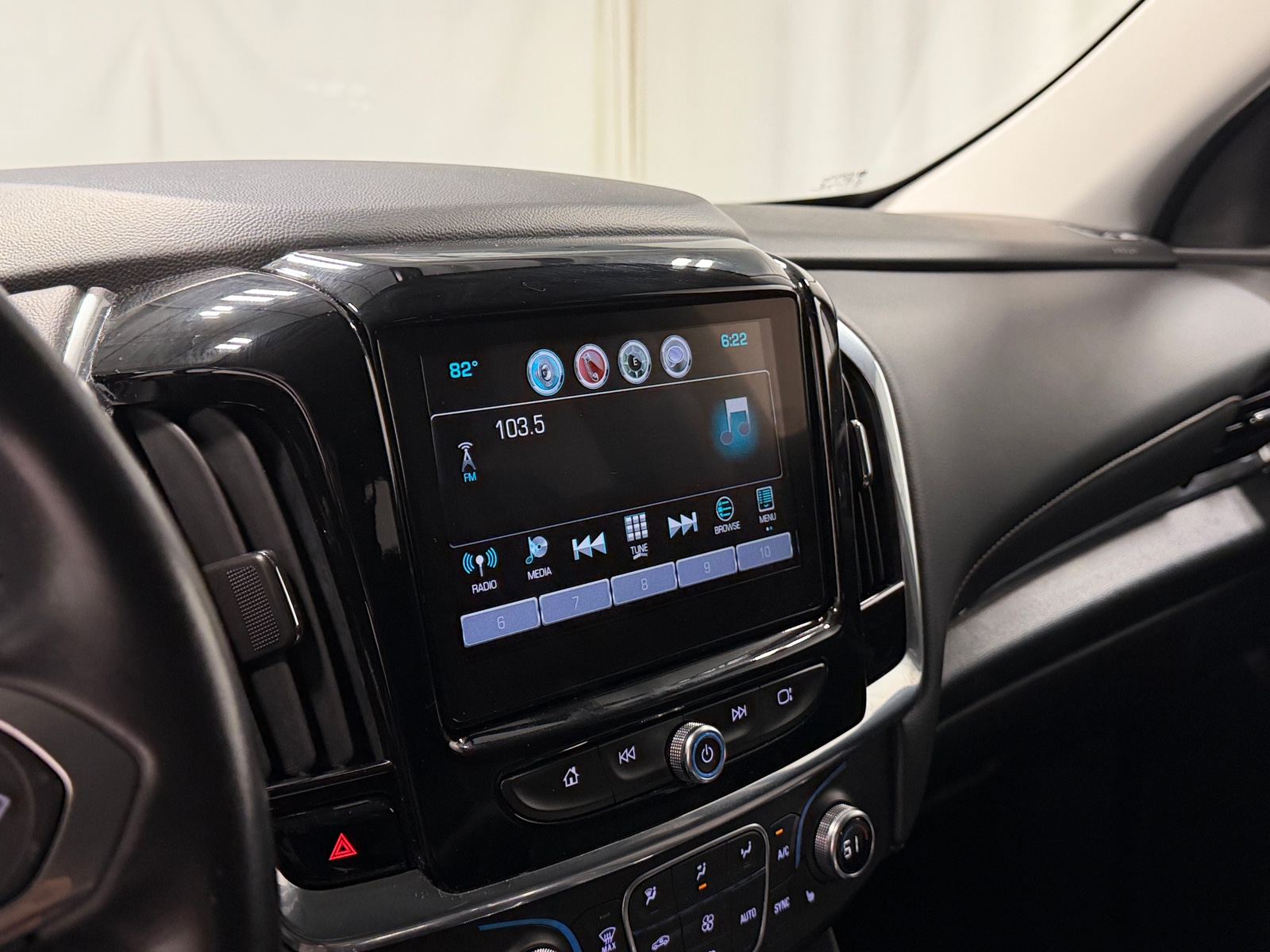 Thumbnail: 2018 Chevrolet Traverse - 4
