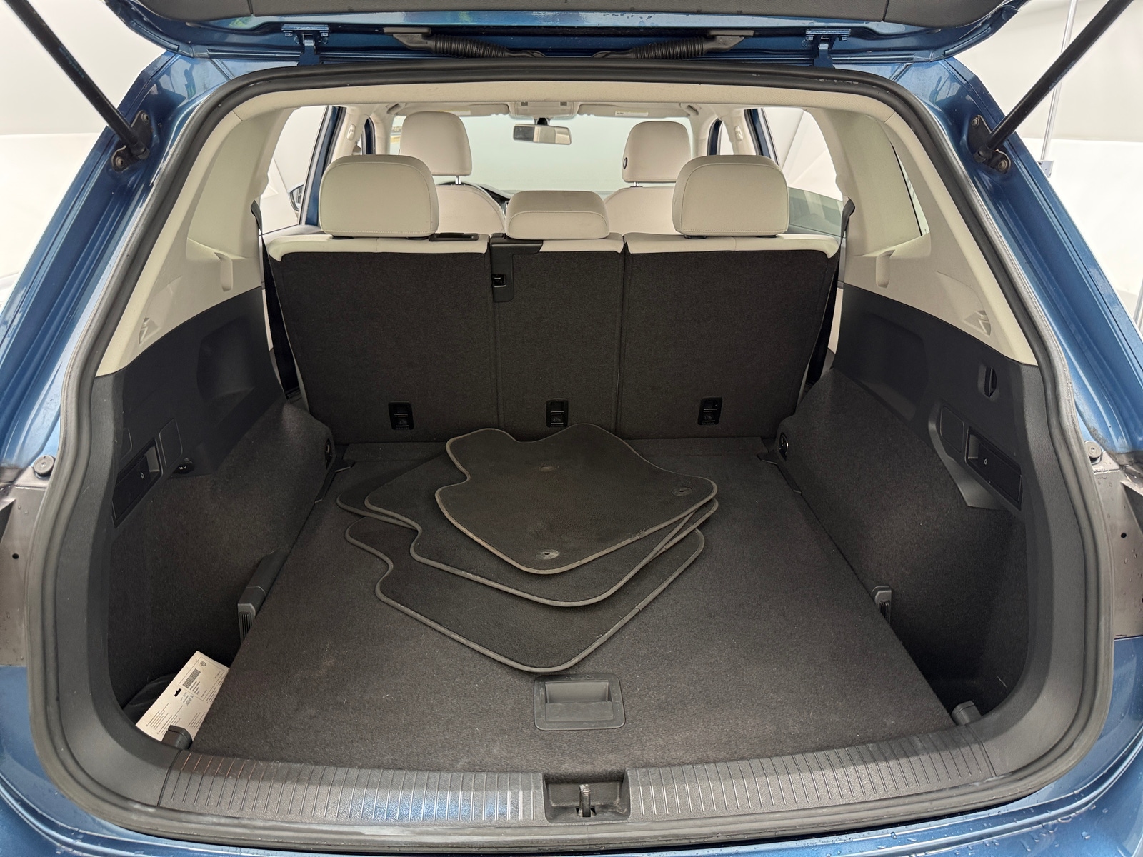 Thumbnail: 2019 Volkswagen Tiguan - 6