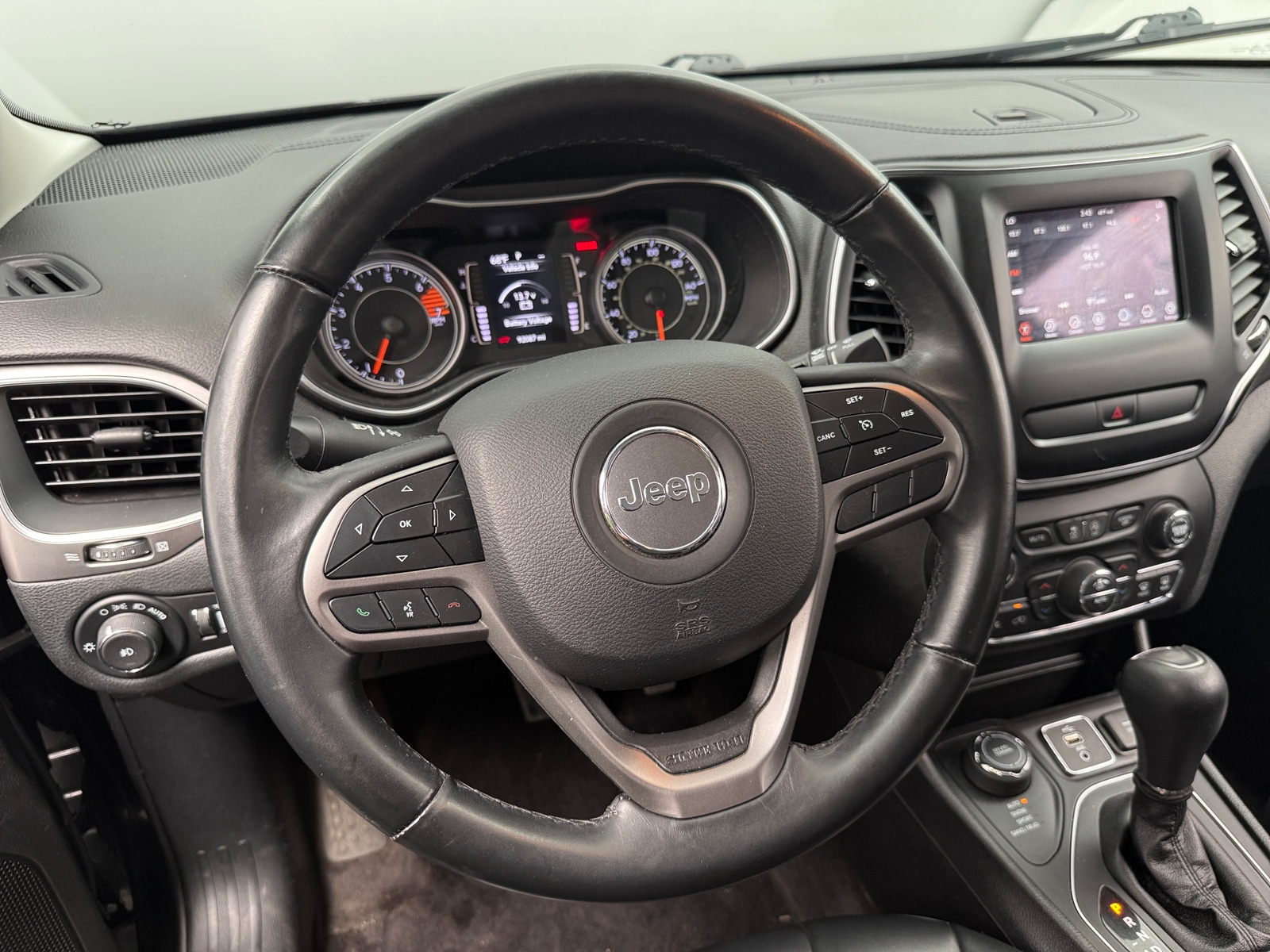 Thumbnail: 2019 Jeep Cherokee - 5