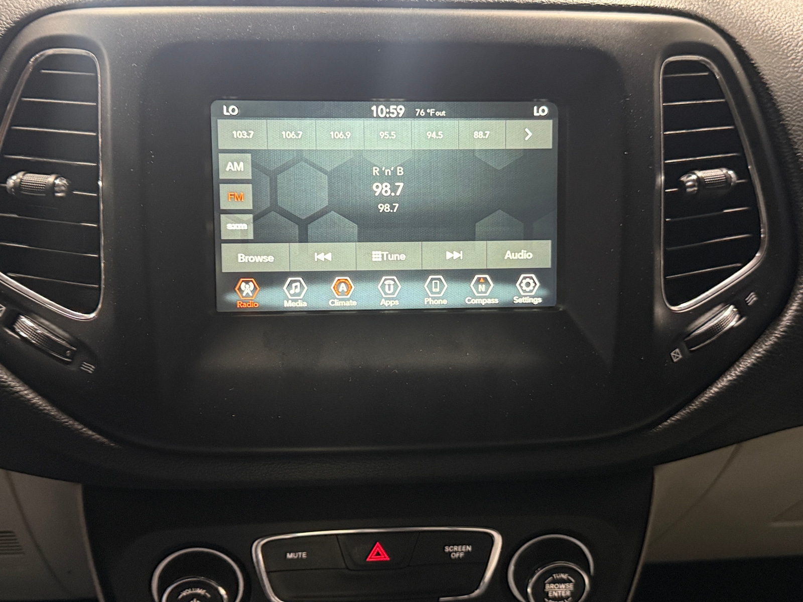 Thumbnail: 2019 Jeep Compass - 4