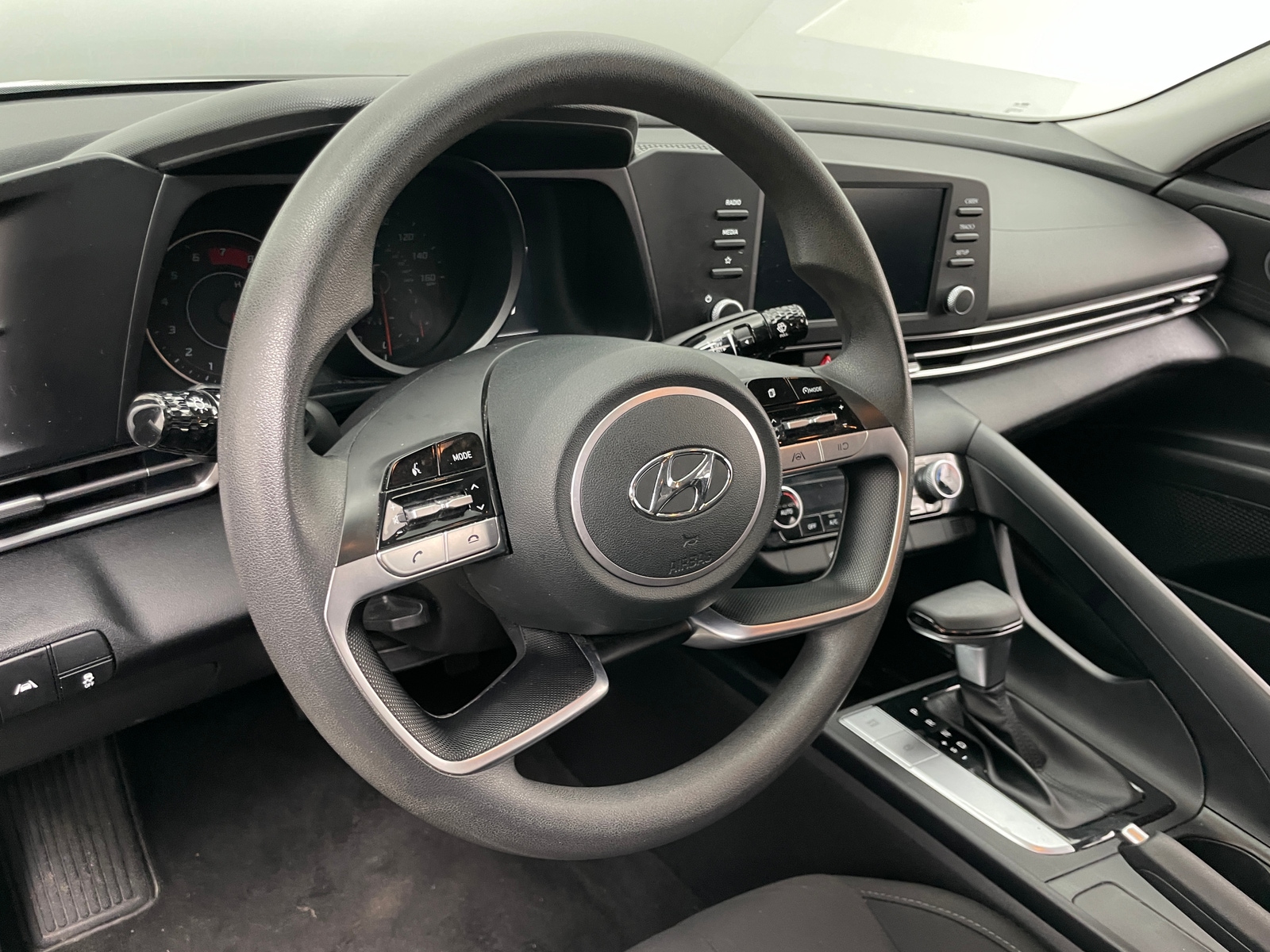 Thumbnail: 2022 Hyundai Elantra - 5