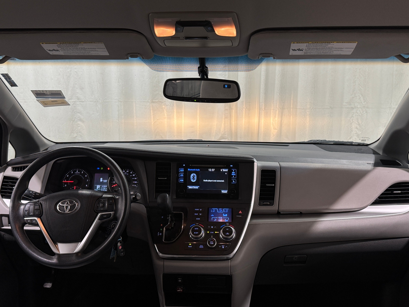 Thumbnail: 2016 Toyota Sienna - 3