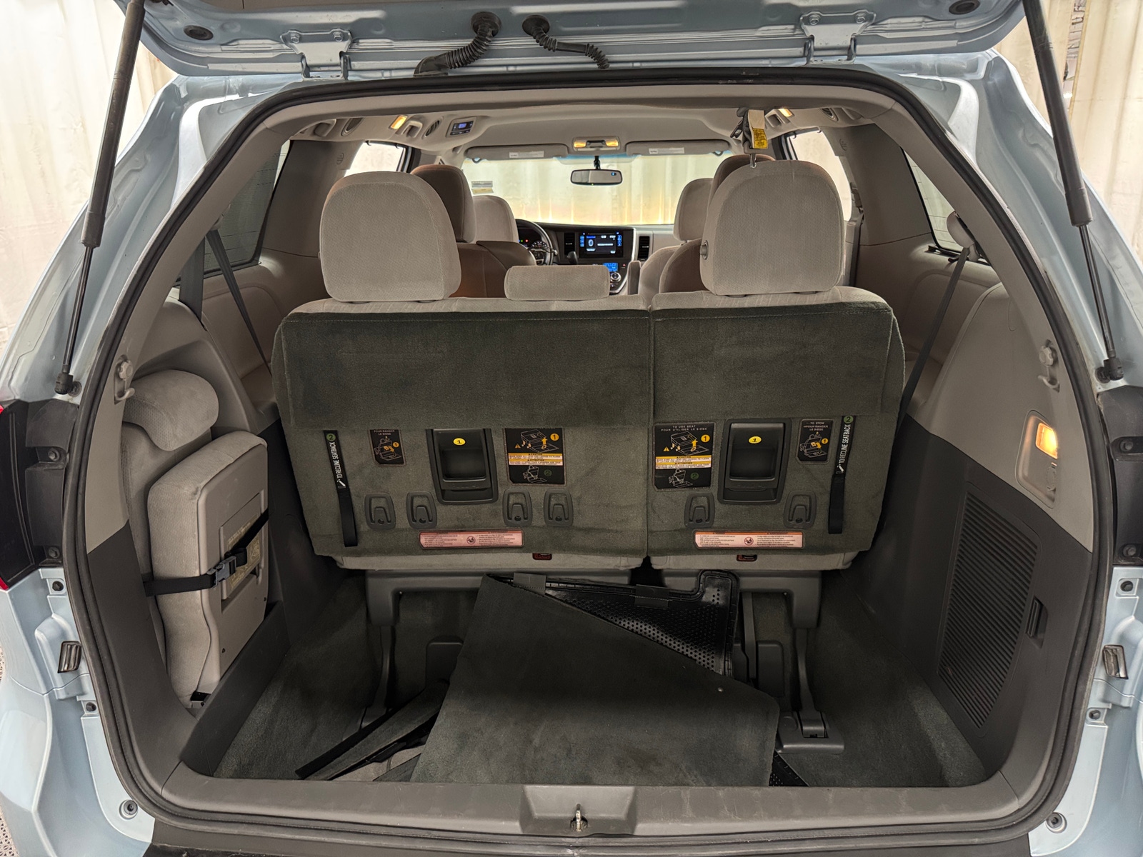 Thumbnail: 2016 Toyota Sienna - 7