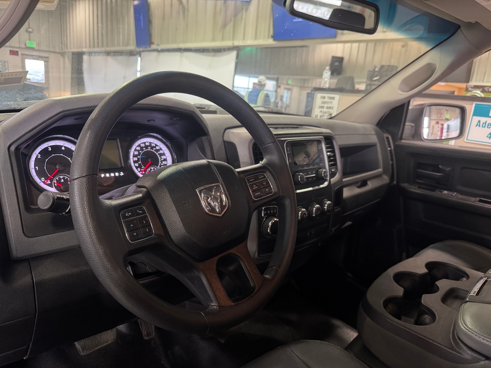 Thumbnail: 2020 RAM 1500 Classic - 3