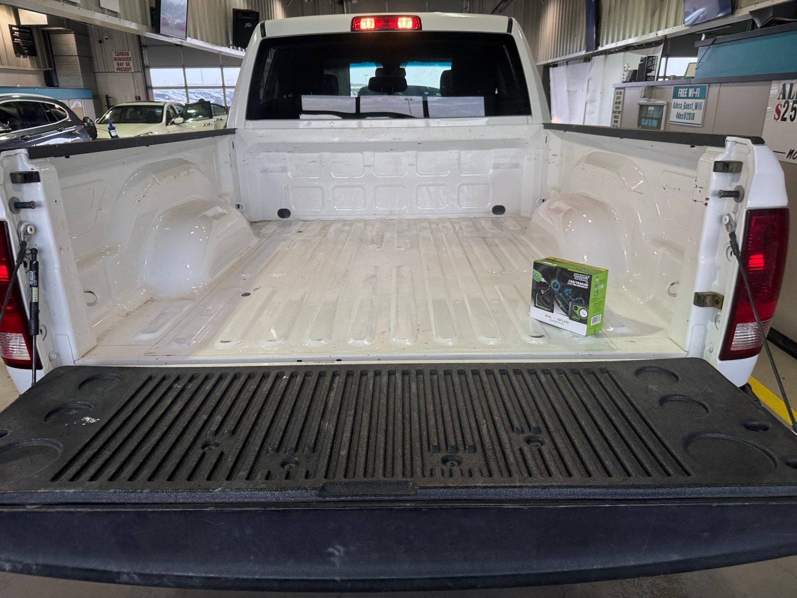 Thumbnail: 2020 RAM 1500 Classic - 7