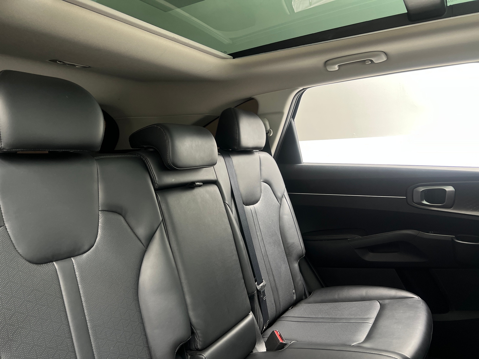 Thumbnail: 2023 Kia Sorento - 5