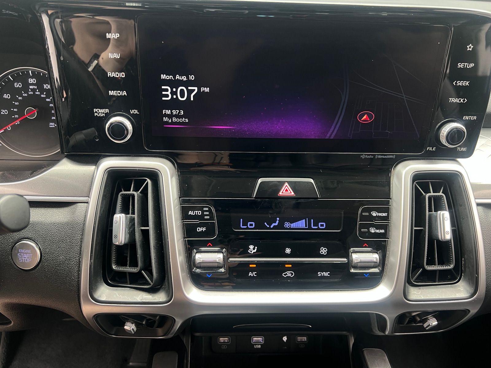Thumbnail: 2023 Kia Sorento - 3