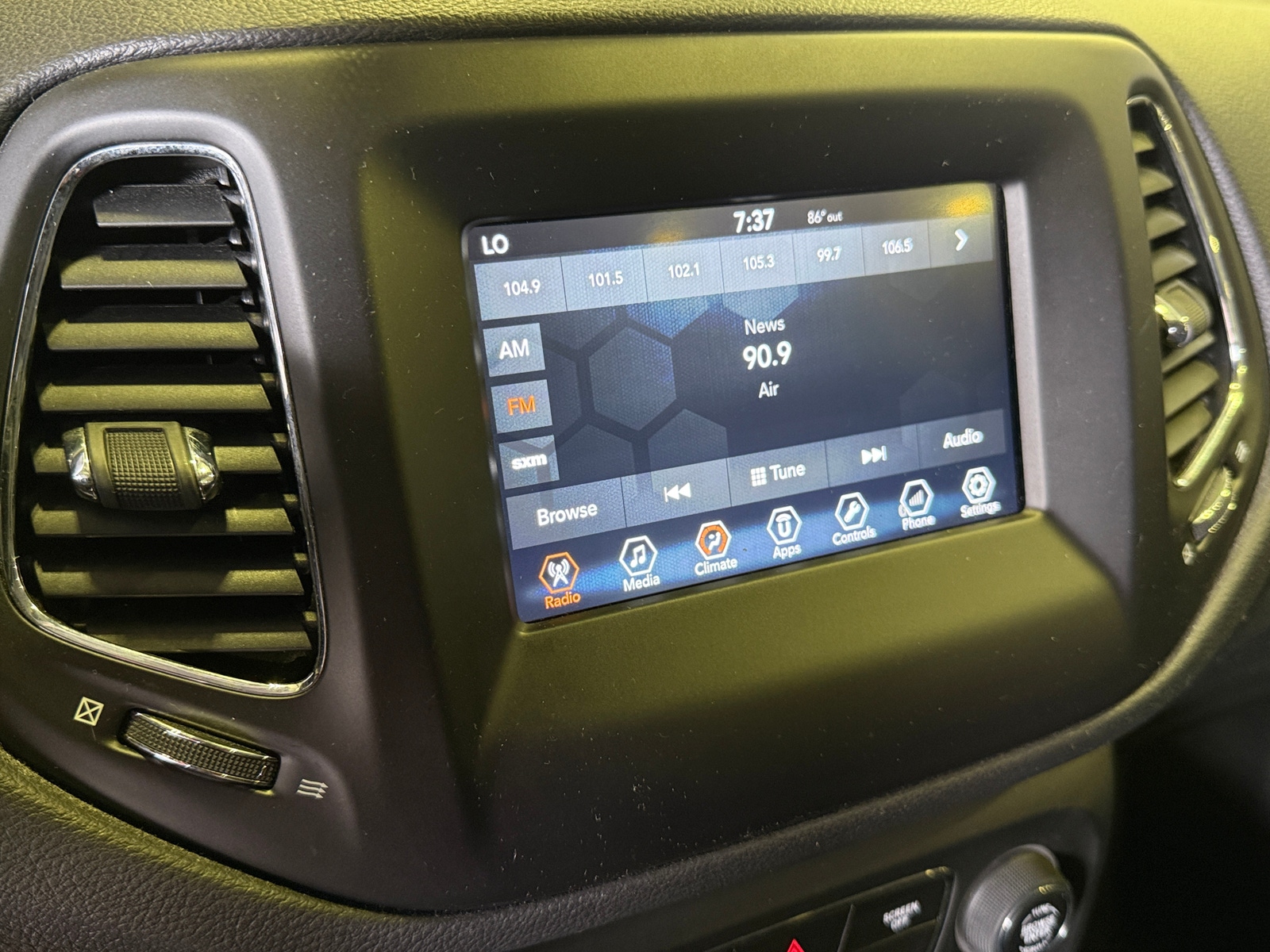 Thumbnail: 2018 Jeep Compass - 4