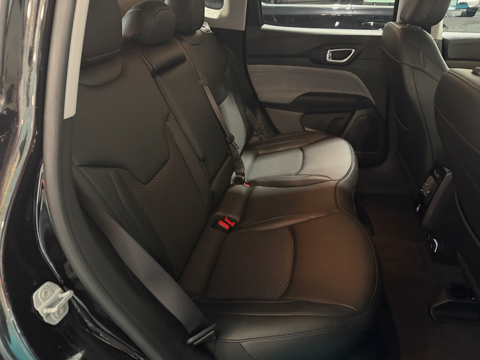 Thumbnail: 2022 Jeep Compass - 6