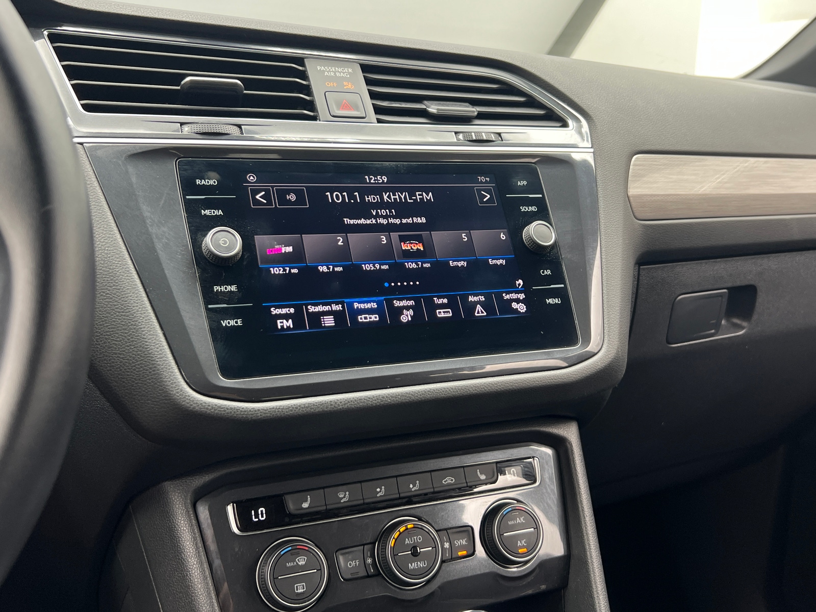 Thumbnail: 2021 Volkswagen Tiguan - 3