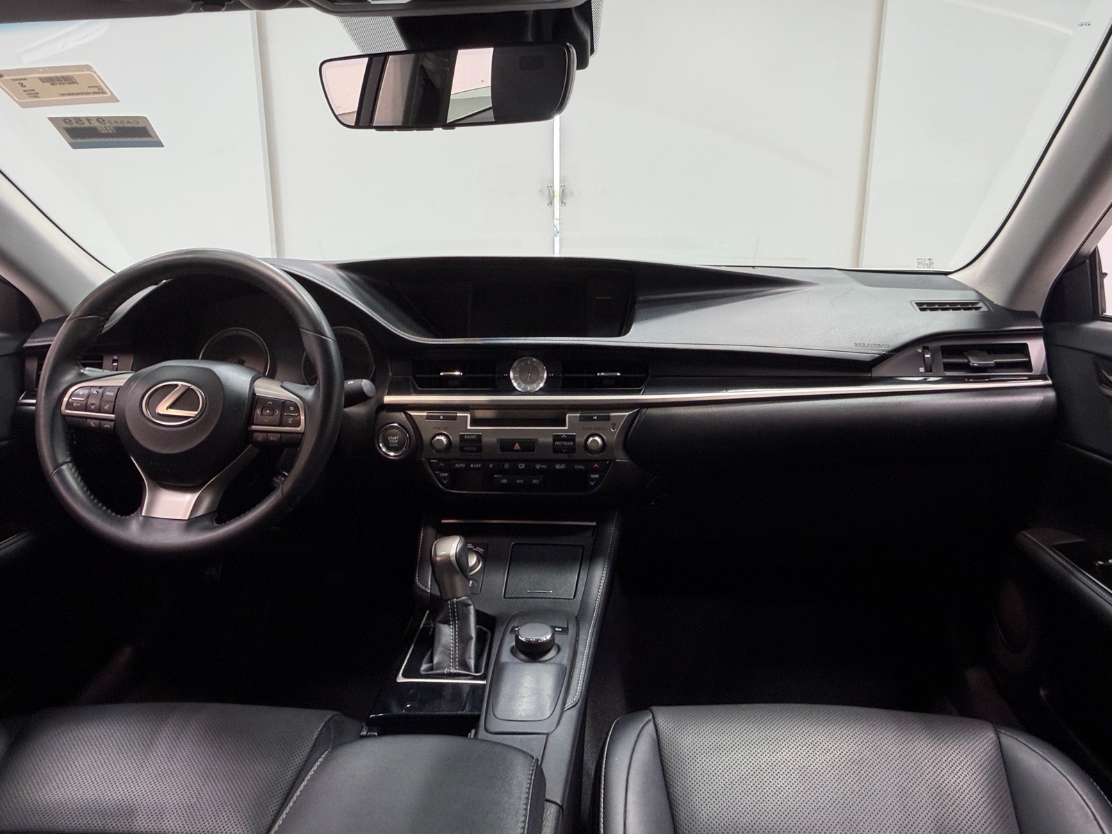Thumbnail: 2017 Lexus ES - 3