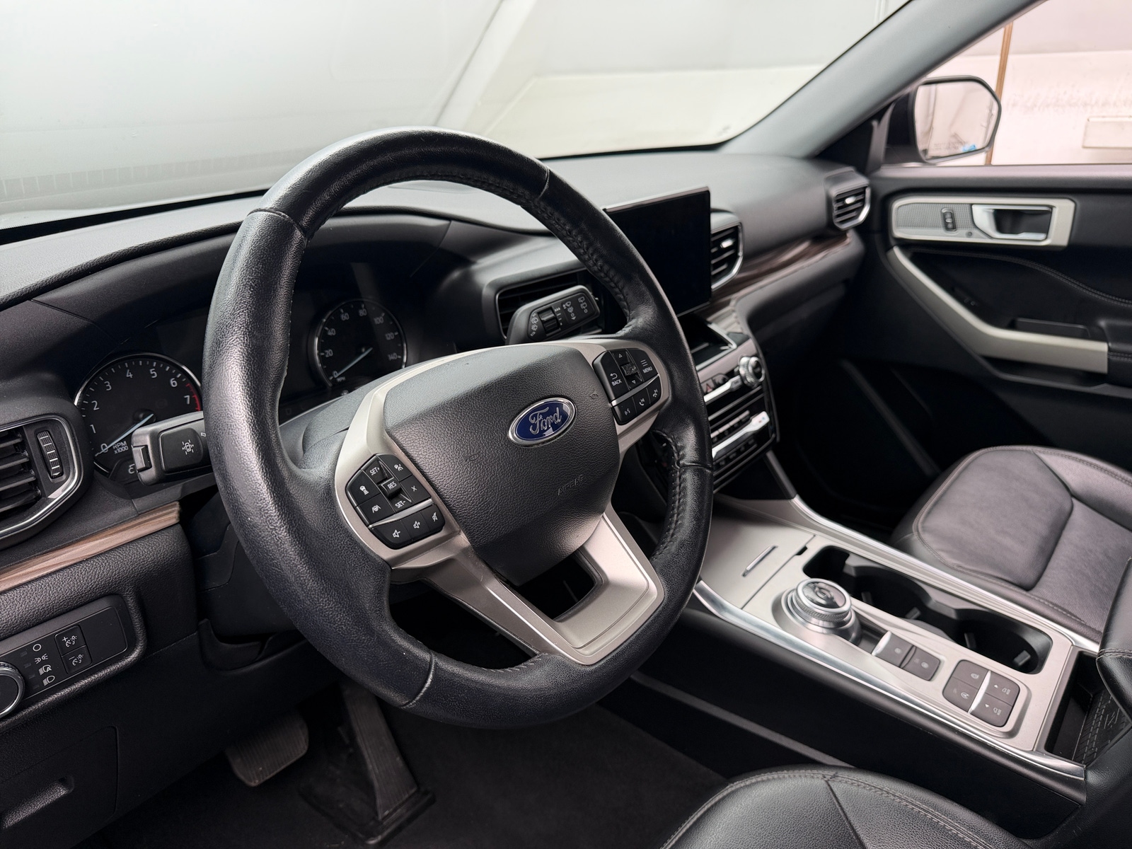 Thumbnail: 2022 Ford Explorer - 4