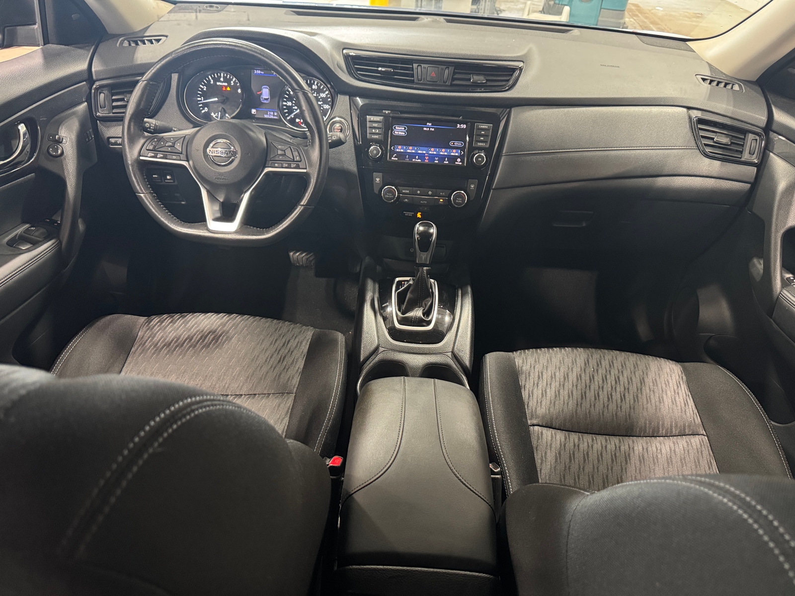 Thumbnail: 2018 Nissan Rogue - 3