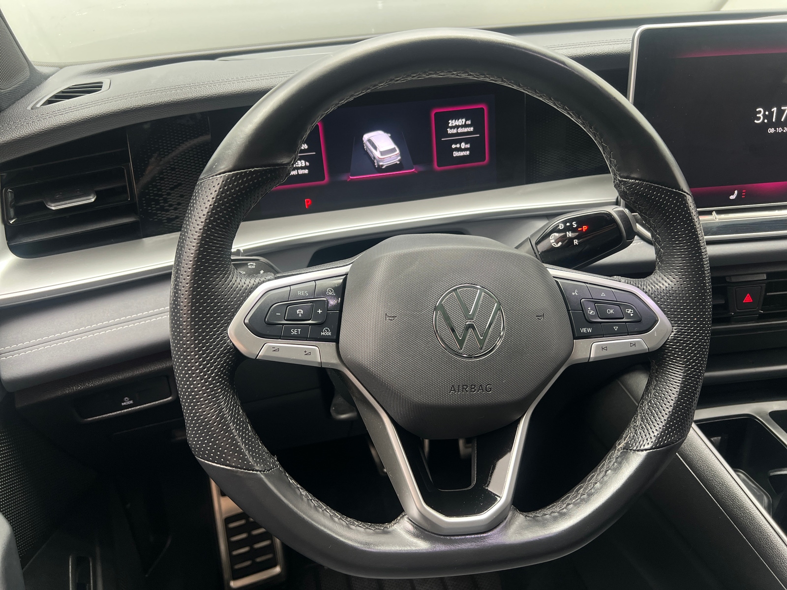 Thumbnail: 2025 Volkswagen Tiguan - 4