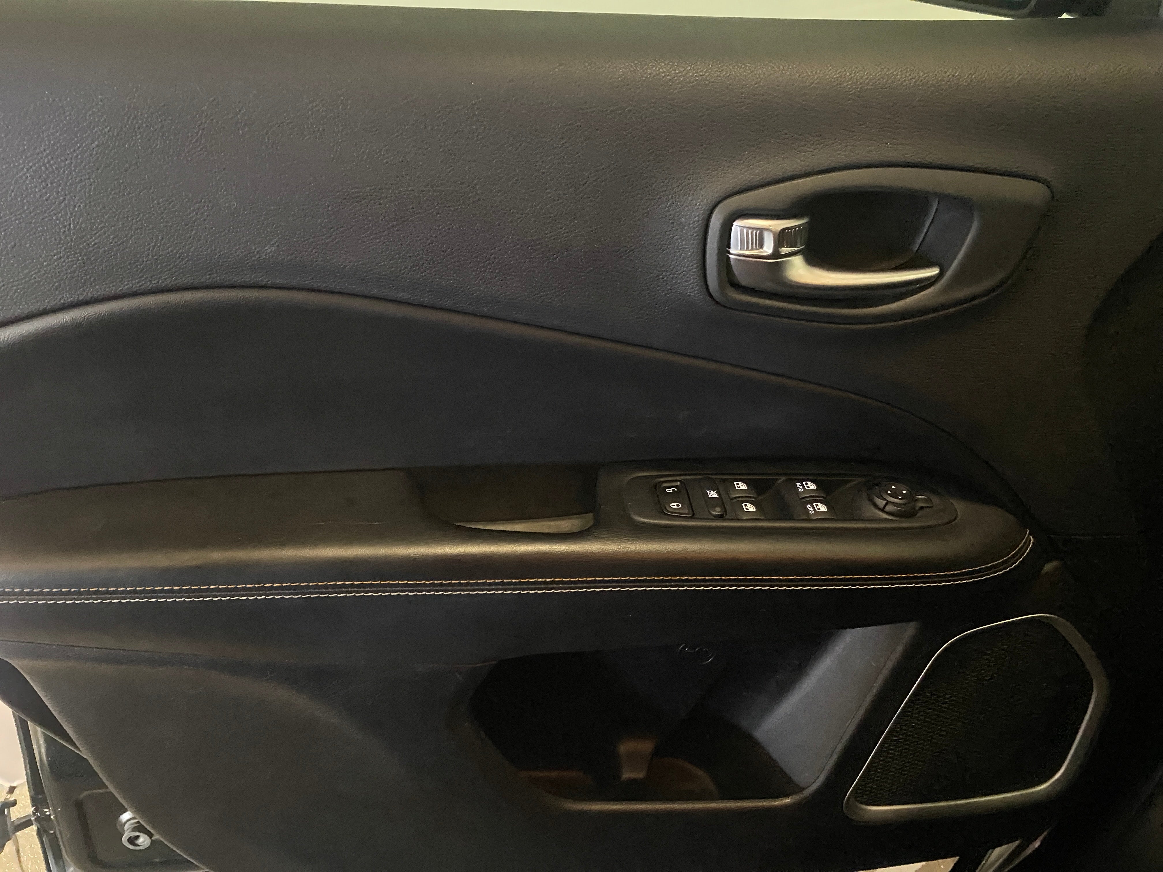 Used 2017 Jeep All-New Compass Latitude with VIN 3C4NJDBB4HT640672 for sale in Pewaukee, WI