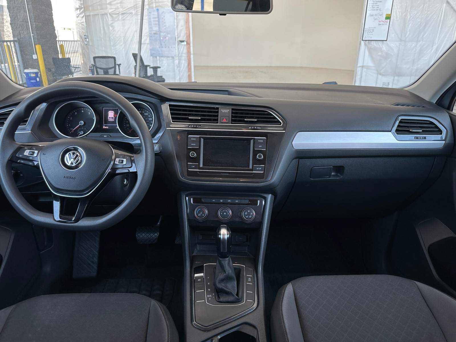 Thumbnail: 2019 Volkswagen Tiguan - 3