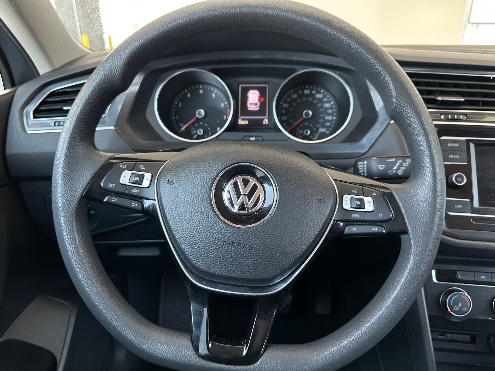 Thumbnail: 2019 Volkswagen Tiguan - 5