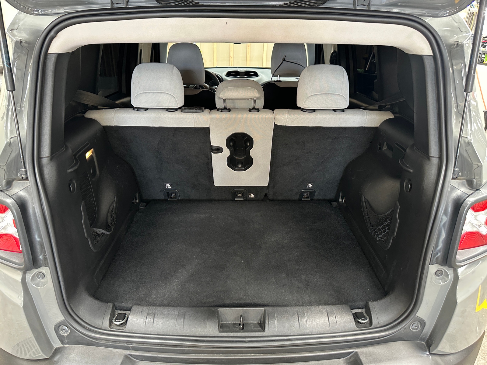 Thumbnail: 2020 Jeep Renegade - 7