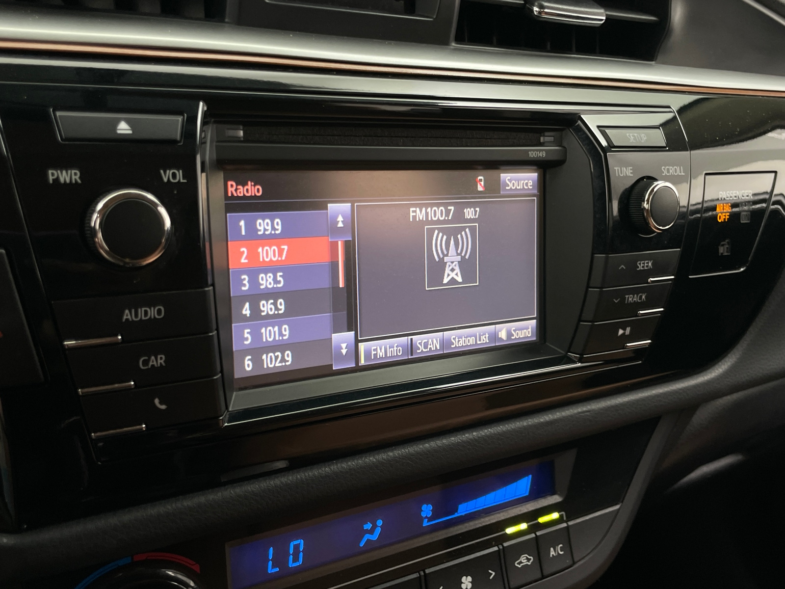 Thumbnail: 2015 Toyota Corolla - 4