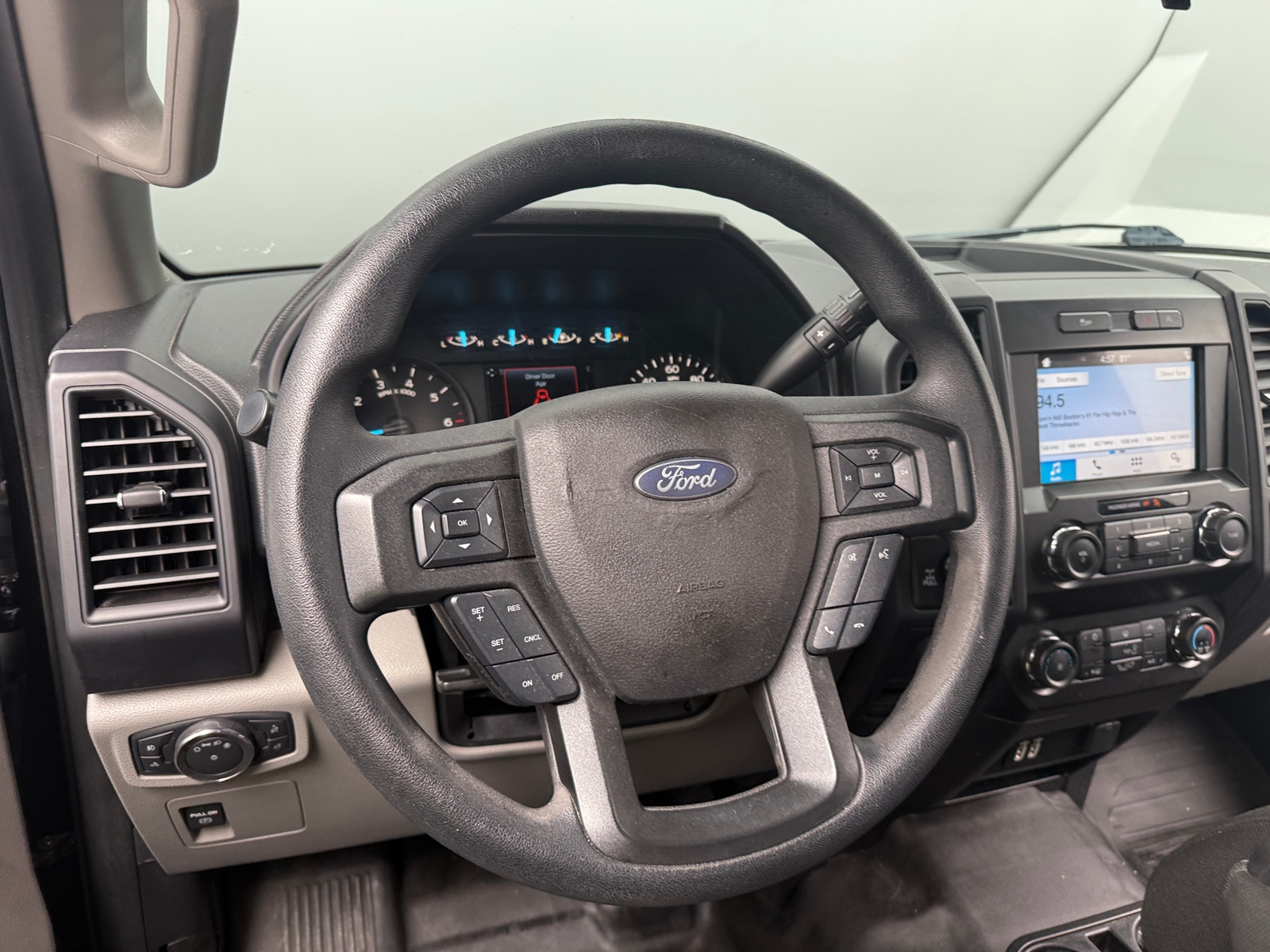 Thumbnail: 2019 Ford Econoline - 5