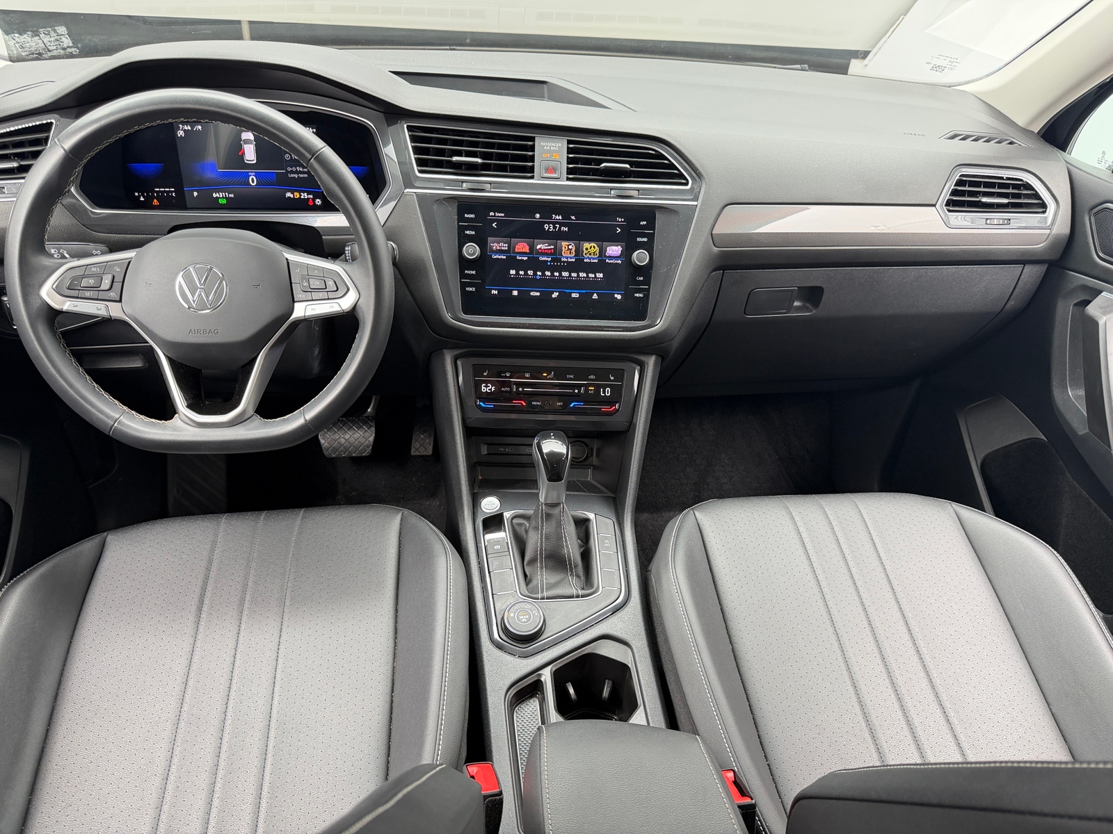Thumbnail: 2023 Volkswagen Tiguan - 2