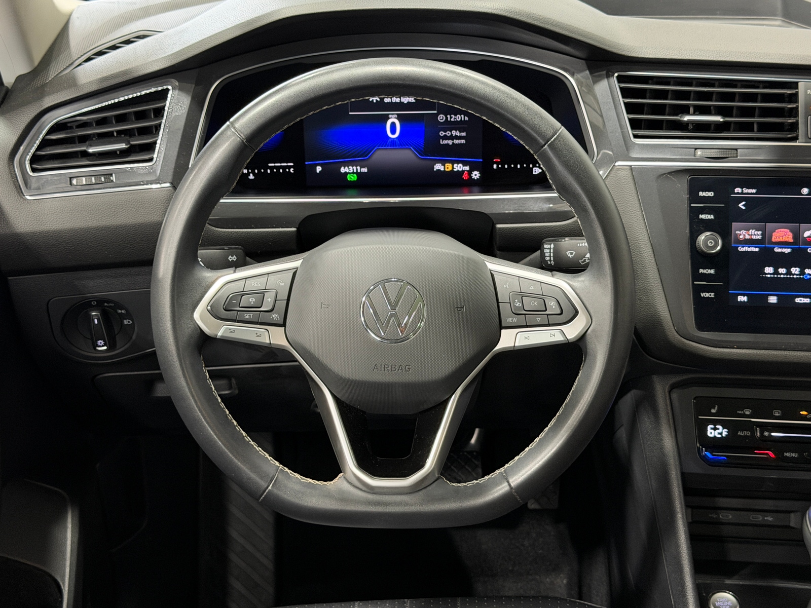 Thumbnail: 2023 Volkswagen Tiguan - 4
