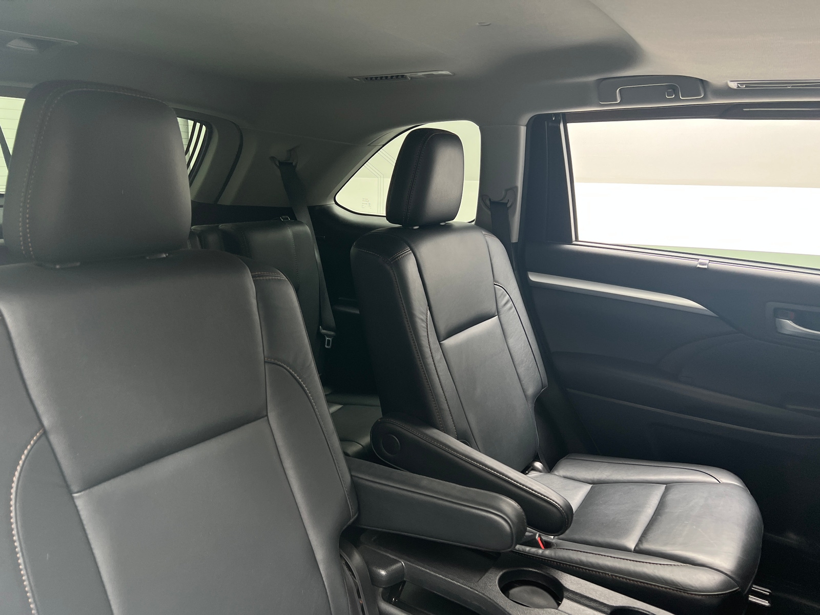 Thumbnail: 2017 Toyota Highlander - 6