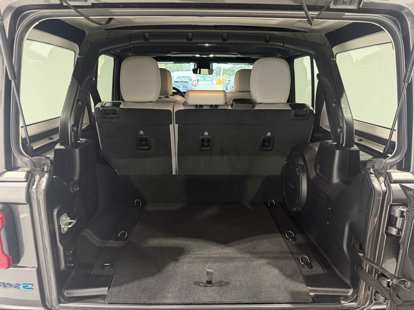 Thumbnail: 2021 Jeep Wrangler - 6