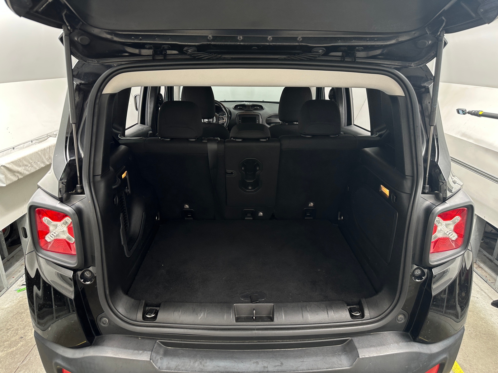 Thumbnail: 2015 Jeep Renegade - 7